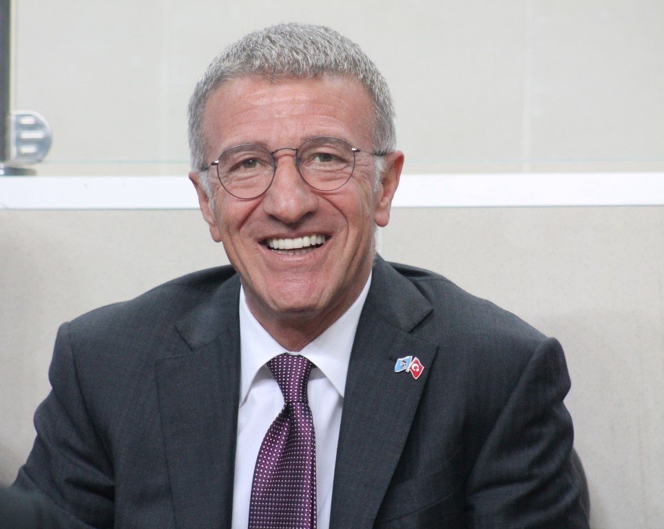 Ahmet Ağaoğlu kolları sıvadı!