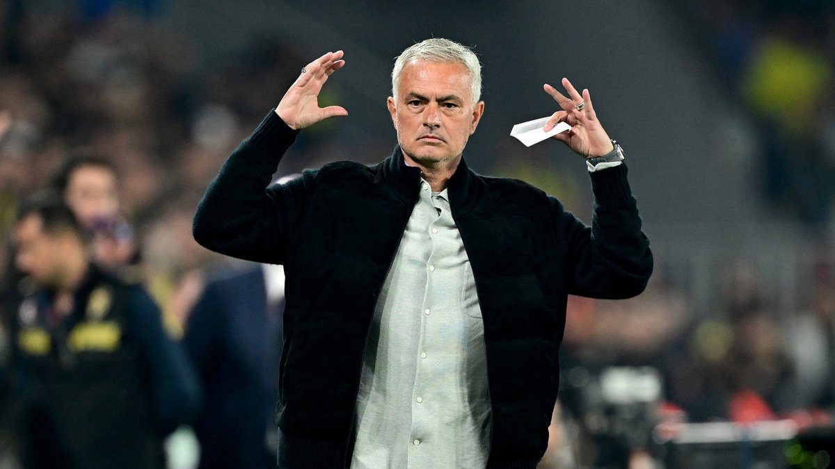 Fenerbahçe'de son dakika! Yönetim ve Jose Mourinho... Fenerbahçe'de son dakika! Yönetim ve Jose Mourinho...