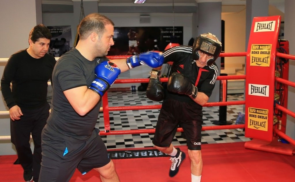 40 yıl sonra oğluyla ringe çıktı