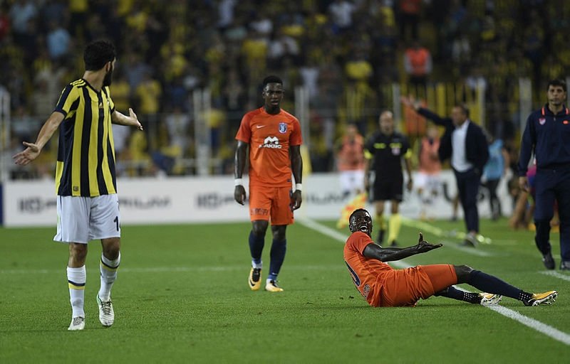 Fenerbahçe - Beşiktaş derbisi seyircisiz mi oynanacak?