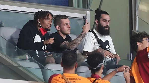 Son dakika spor haberi: Galatasaray - PSV maçında sürpriz isim! Beşiktaşlı Atiba Hutchinson da izledi - 1