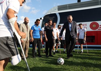 Başkan Erdoğan'dan Ampute Futbol Takımı'na ziyaret