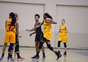 Galatasaray sahasında Energa'yı devirdi