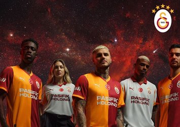 Galatasaray yeni formalarını tanıttı