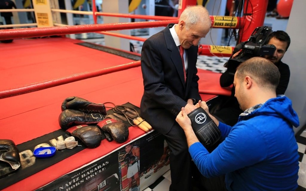 40 yıl sonra oğluyla ringe çıktı