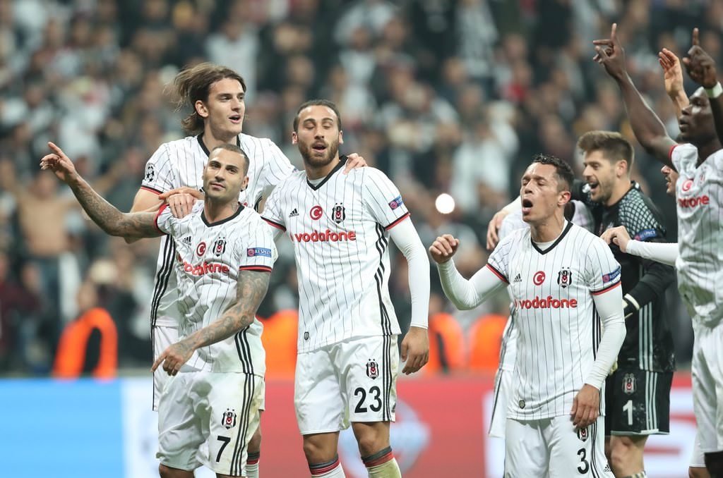 Beşiktaş-Benfica mücadelesinden kareler