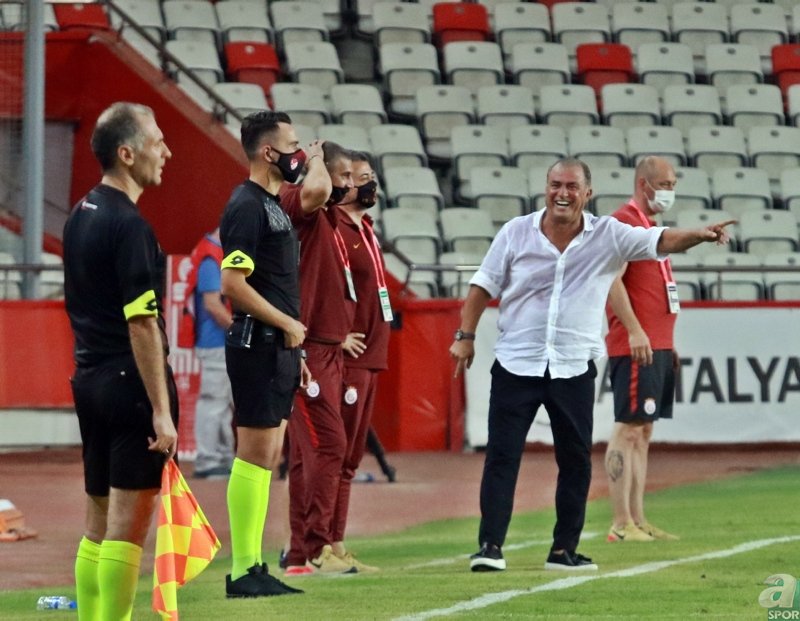 Galatasaraylı yıldıza sert sözler! Gidecekler listesinde adı 1. sırada
