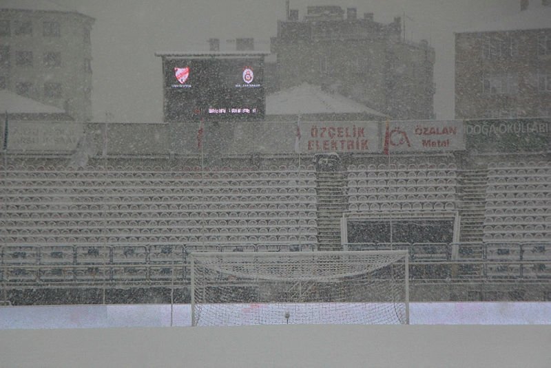 Bolu’da saha beyaza büründü!