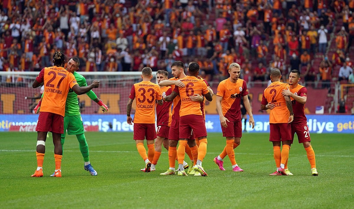 GALATASARAY TRANSFER HABERLERİ: Fatih Terim istedi yönetim alıyor! Cimbom’a bir Rumen daha...
