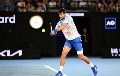 Sırp raket Novak Djokovic Avustralya Açık’ta yarı finale yükseldi!