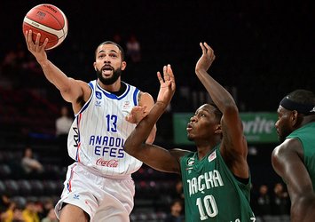 Anadolu Efes, lider Barcelona'yı ağırlıyor!