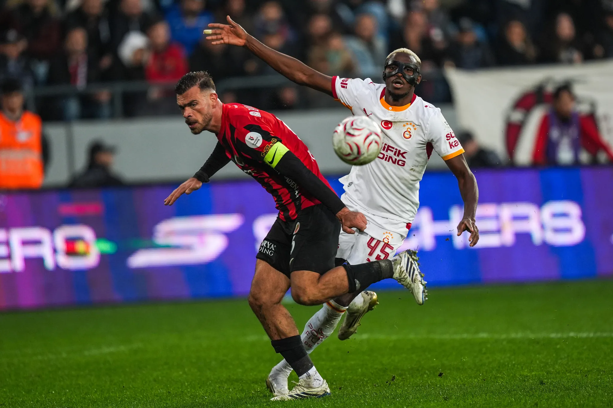Spor yazarları Gençlerbirliği-Galatasaray maçını yorumladı: Kör topal yoluna devam ediyor!