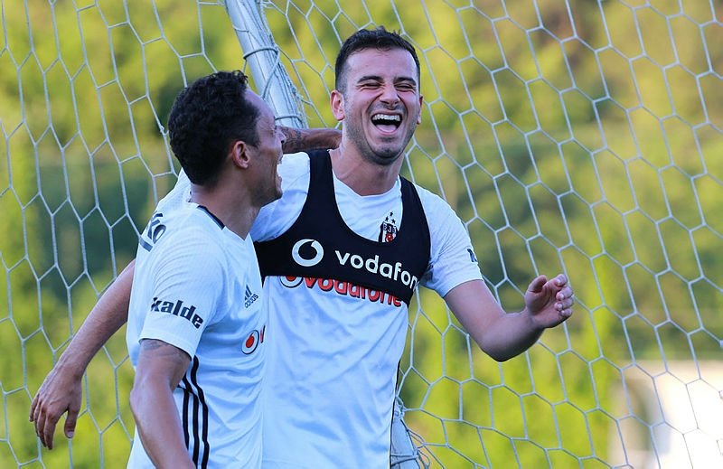 Oğuzhan Özyakup yuvadan uçuyor!