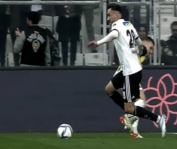 Beşiktaş - Fenerbahçe derbisinde ikinci kez penaltı kararı! İşte o pozisyon - 1
