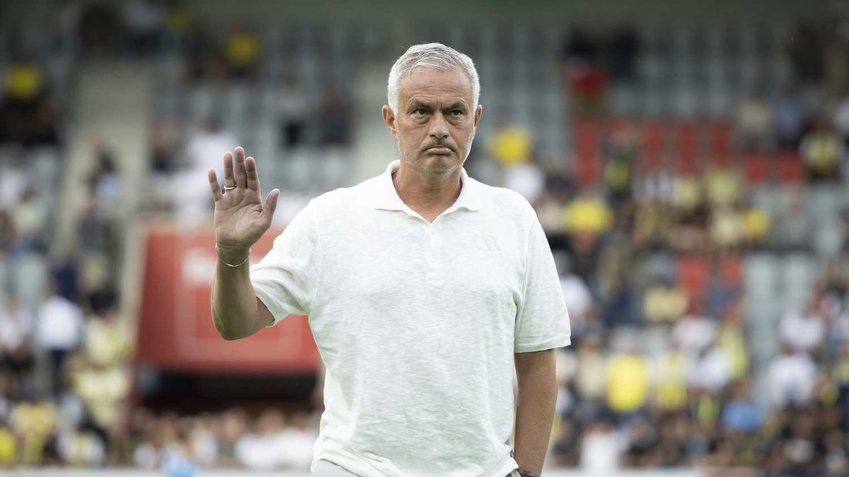 Fenerbahçe'ye bir dünya yıldızı daha! Mourinho transfer için bizzat görüştü Fenerbahçe'ye bir dünya yıldızı daha! Mourinho transfer için bizzat görüştü