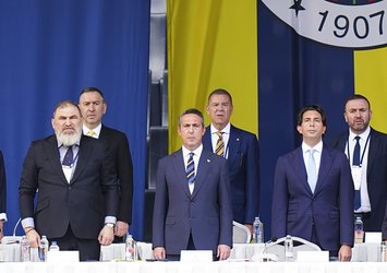 Fenerbahçe'de Ali Koç yuhalandı! İşte o anlar