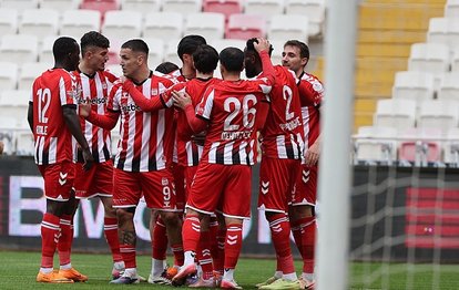 Özbelsan Sivasspor evinde Sakaryaspor’u farklı geçti!