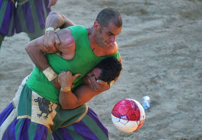 Bu futbolda her şey serbest