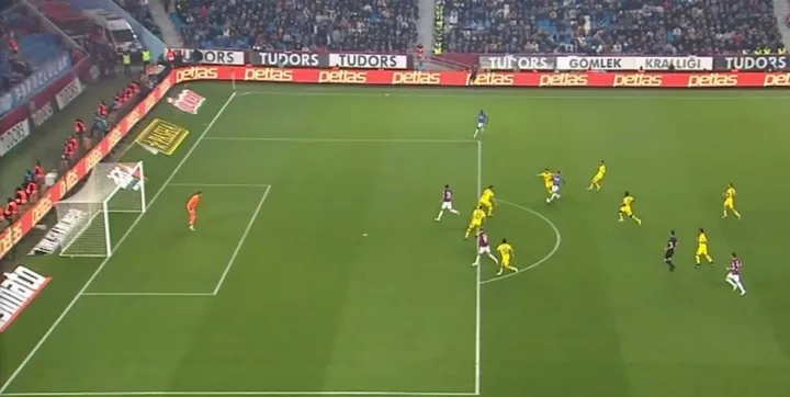 Trabzonspor-İstanbulspor maçında Yusuf Yazıcı'nın golü geçerli sayılmadı! İşte o pozisyon - 1