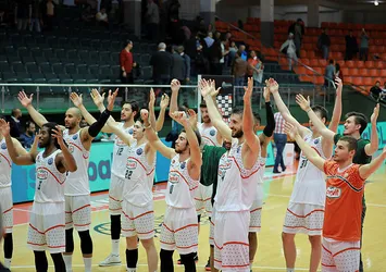 Banvit sahasında Le Mans'ı farklı devirdi