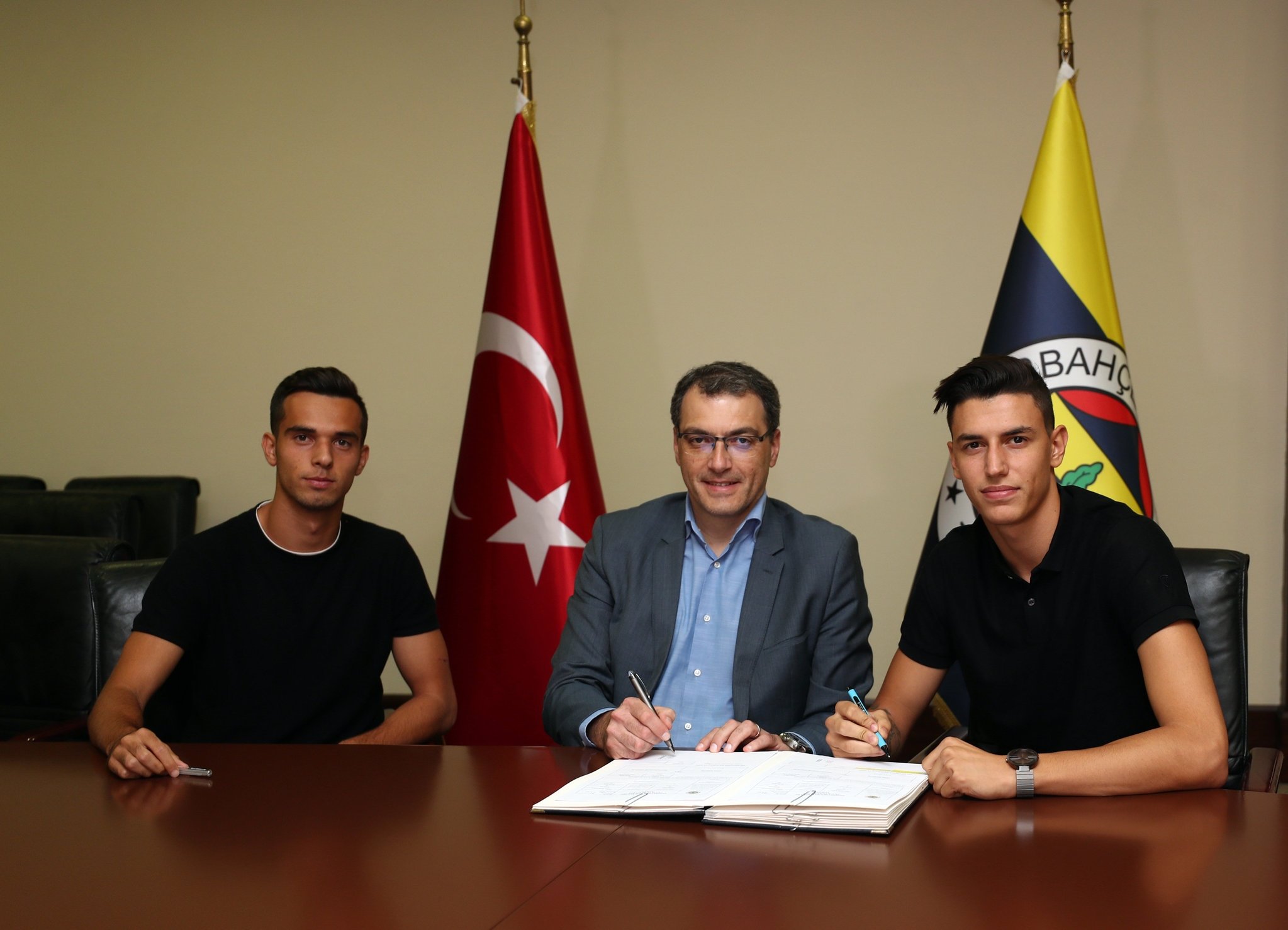 Dört büyüklerin borcu dağları aştı!