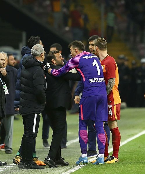 Dursun Özbek’ten Okan Buruk’a sert gönderme!