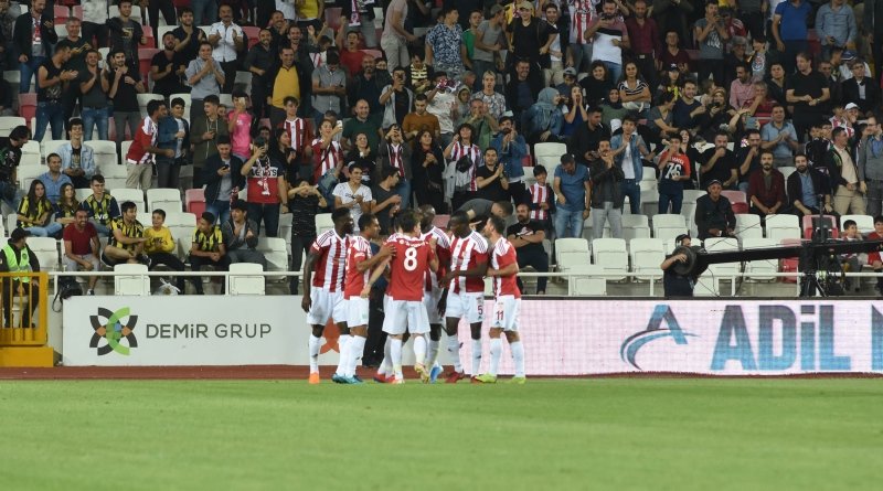 Sivasspor - Fenerbahçe maçından kareler