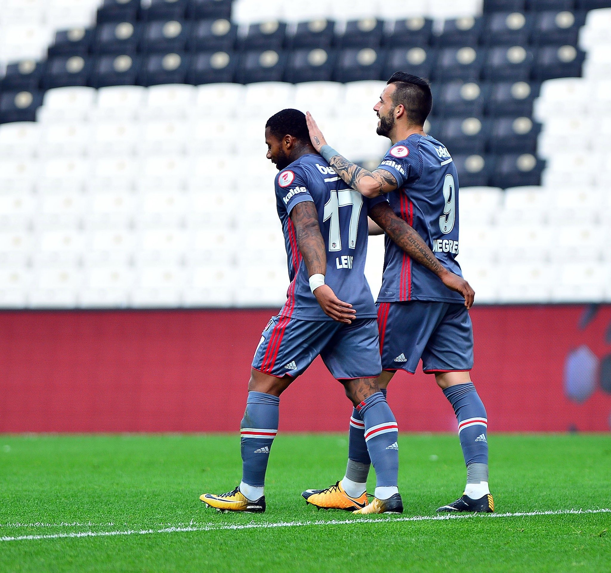 Manisaspor’a 4 gol atan Negredo’nun kimi işaret ettiği ortaya çıktı