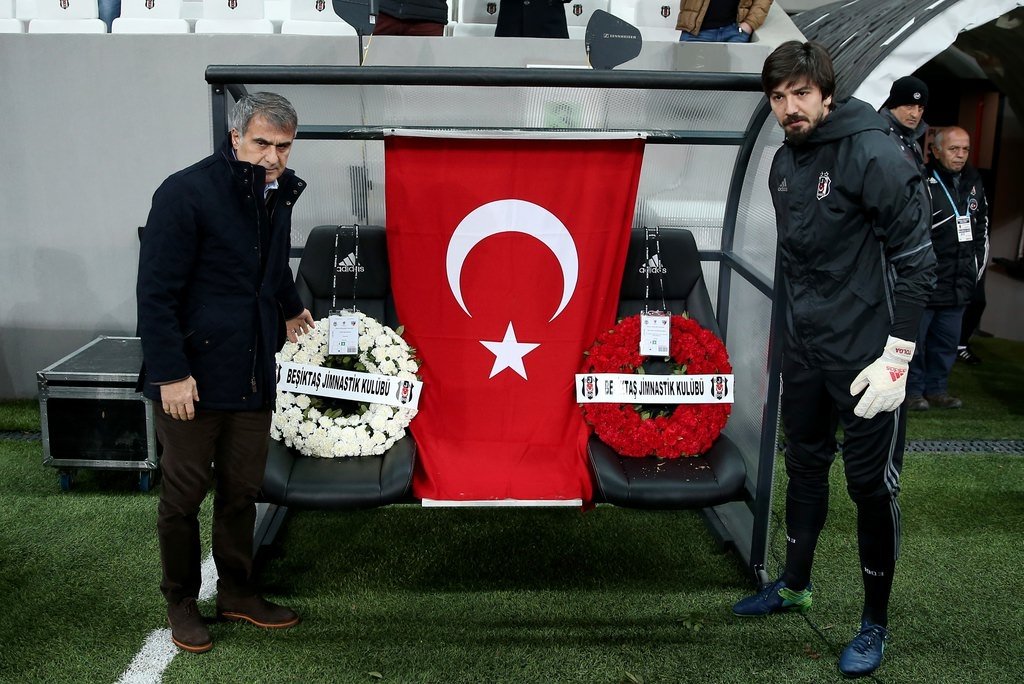 Vodafone Arena’da herkes kol kola