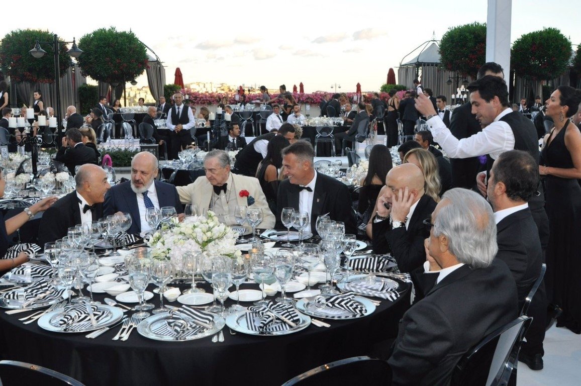 Beşiktaşlı futbolcular kendinden geçti