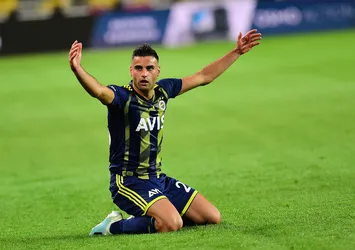 Fenerbahçe'ye kötü haber! Deniz Türüç...