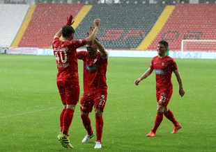 Bolu 3 puanı deplasmanda kaptı!