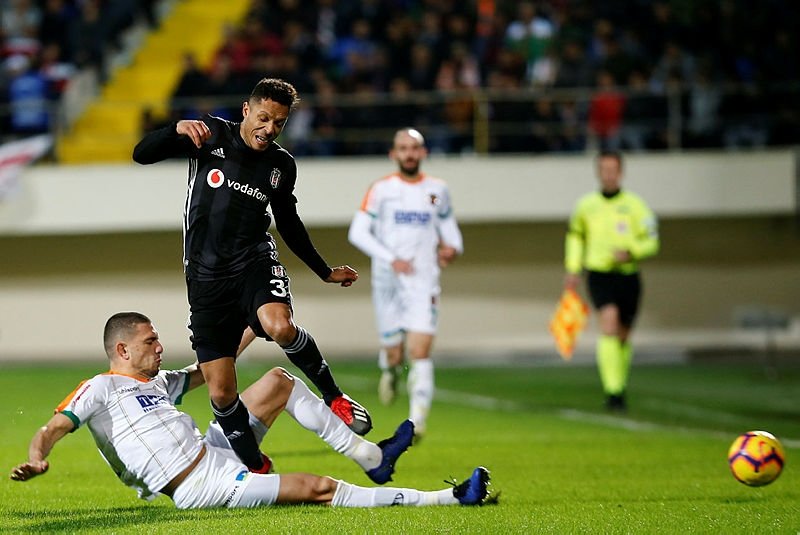 Beşiktaşlı yıldıza hapis şoku!