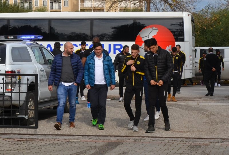 Futbol camiası cuma namazında buluştu