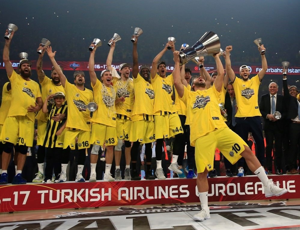 Datome söz verdi, saçlarını kestirdi