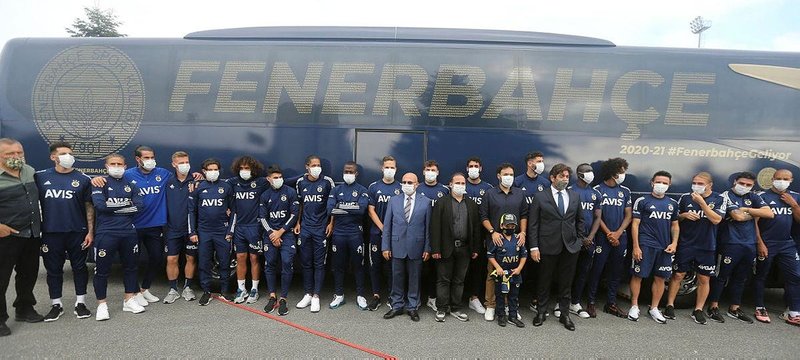 Fenerbahçe yeni otobüsünün tanıtımını yaptı