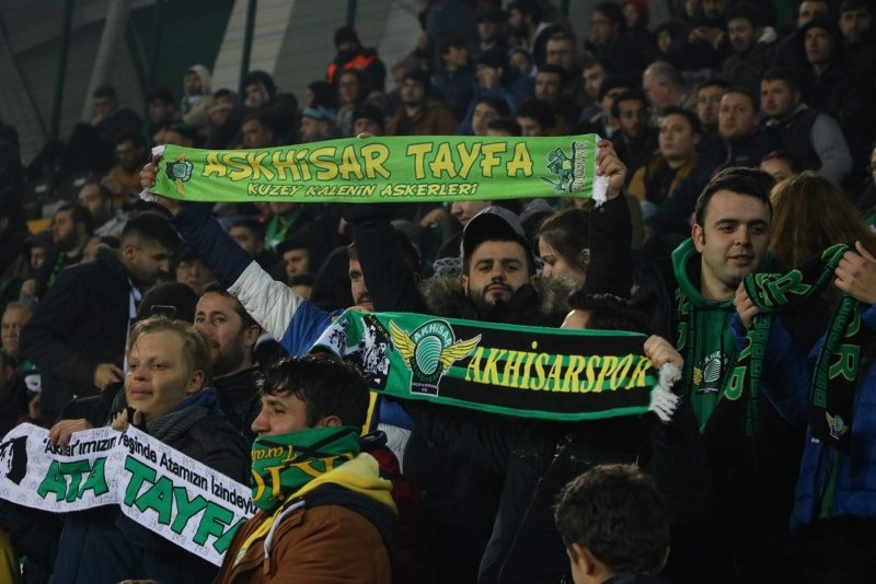 Fenerbahçe taraftarından Comolli isyanı! İşte tepkiler...