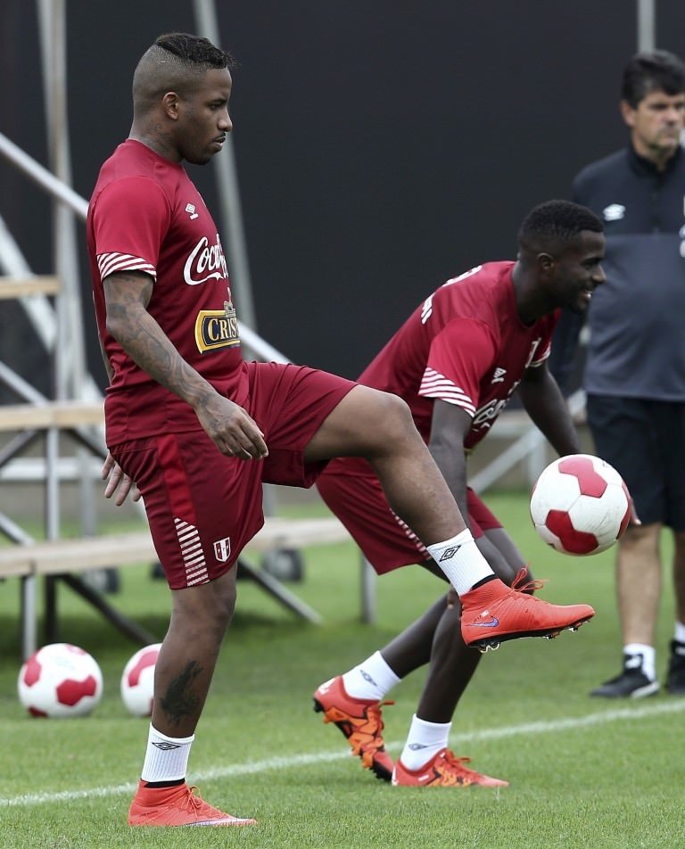 Fenerbahçe Farfan’da sona yaklaştı