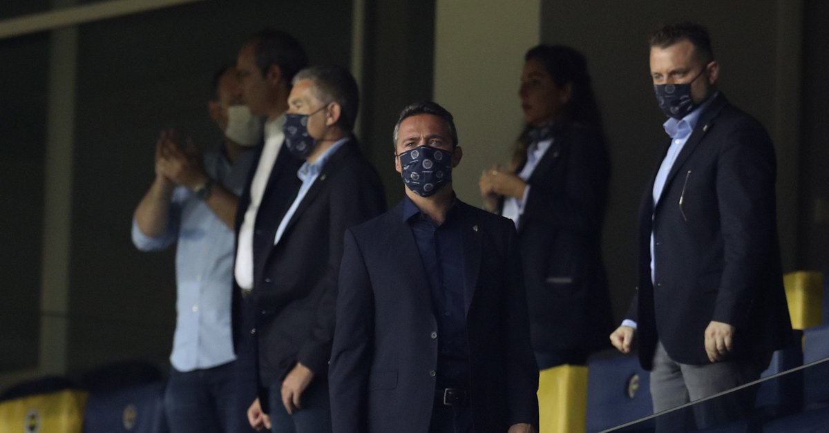 Taraftar Isyan Etti Ali Koc Istifa Sayfa 1 Fenerbahce 15 Kasim 2020 Pazar