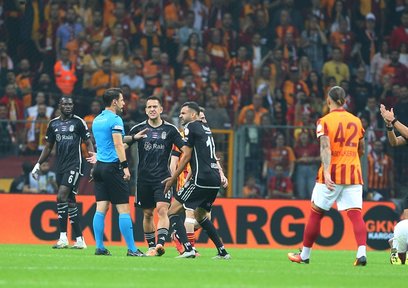 VAR uyardı! Beşiktaş 10 kişi kaldı