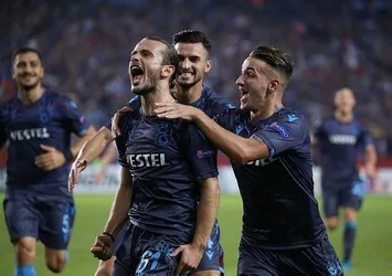 15 dakikada bir attı