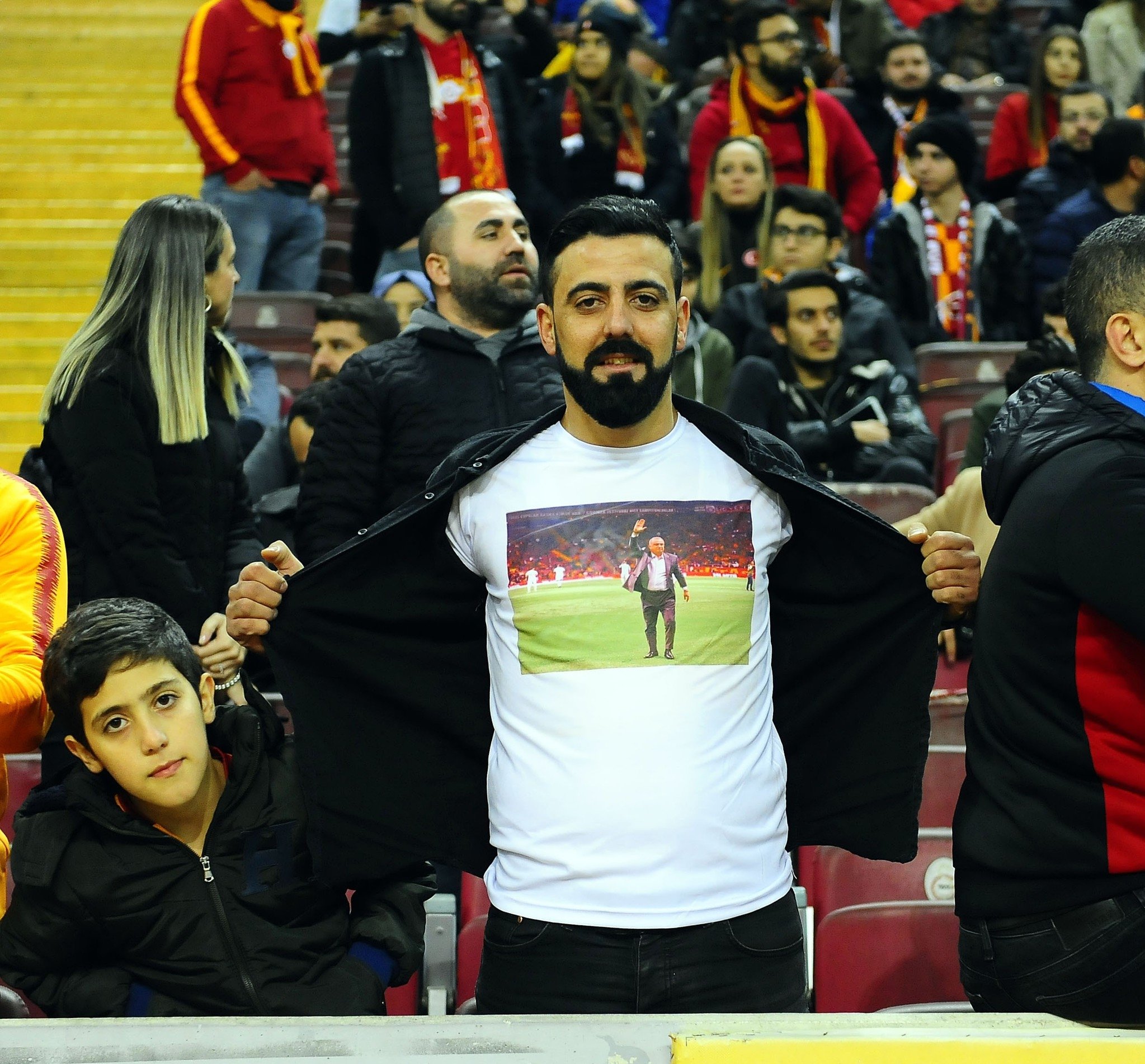 Fatih Terim maçı tribünden izledi