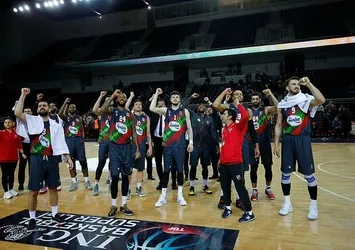 Kaf-kaf uçuyor