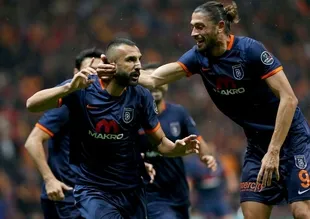 Yalçın Ayhan gözyaşlarını tutamadı