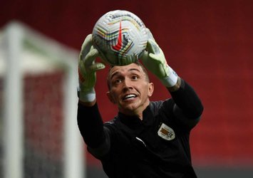 Muslera yine bildiğimiz gibi! İzleyin...