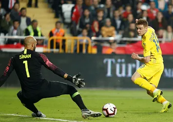 Sinan Bolat'ın kurtarışı 1 puan getirdi