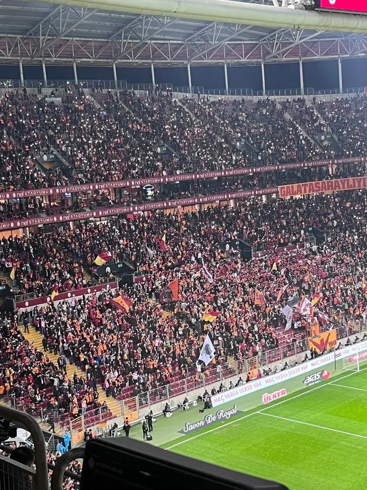 Galatasaray taraftarından Antalyaspor maçı öncesi görsel şov! - 1