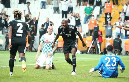 Beşiktaş Çaykur Rizespor maçı haberleri: Atiba Hutchinson sezona golle başladı