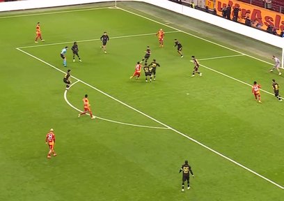 Eren Elmalı’nın şutu direğe takıldı!