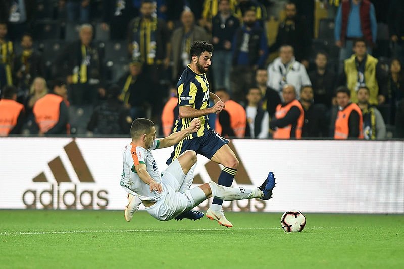Spor yazarlarından Fenerbahçe ve Beşiktaş yorumu